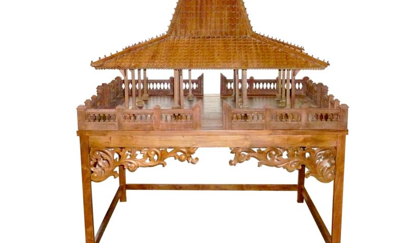 Miniatur Pendopo Joglo dibuat dari Kayu Jati Bekas Kuno sehingga Antik, Klasik, Kuat, Unik dengan nilai seni yang sangat tinggi