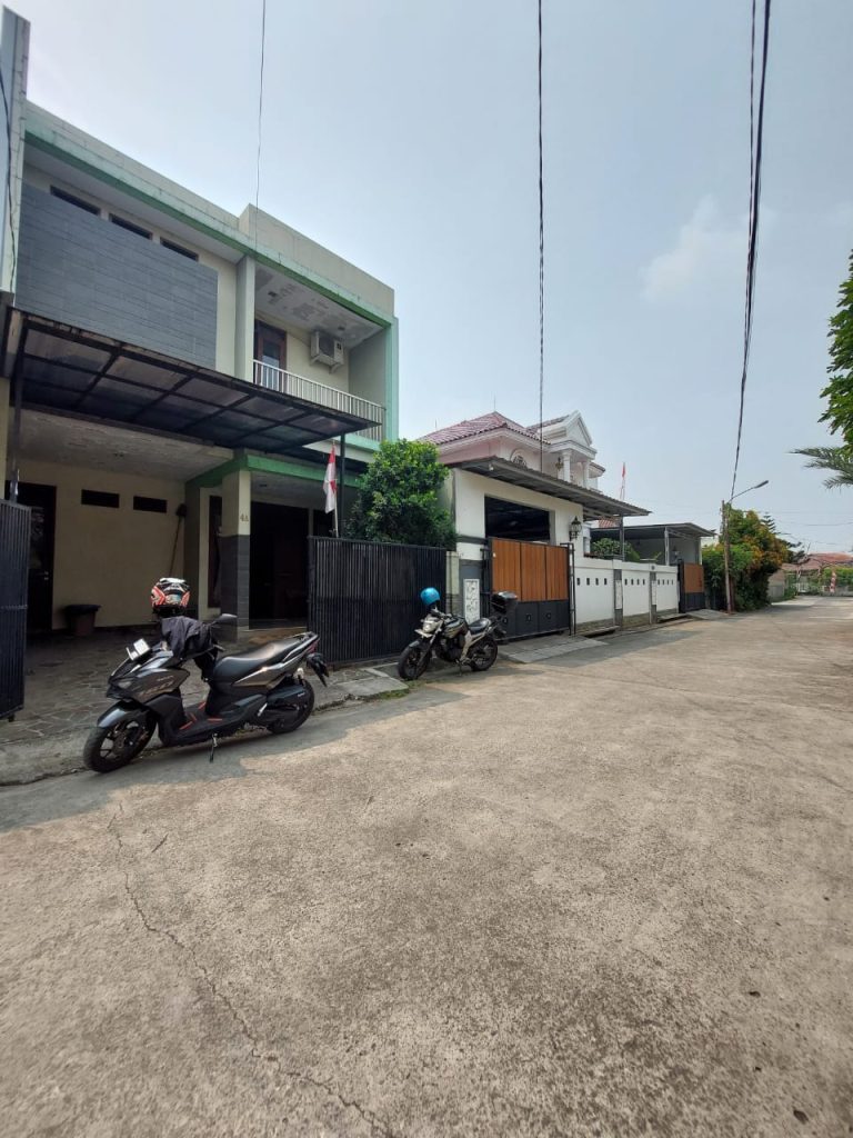 Dijual Cepat Rumah Secondary Siap Huni Dalam Komplek Bintara Jaya Bekasi Barat