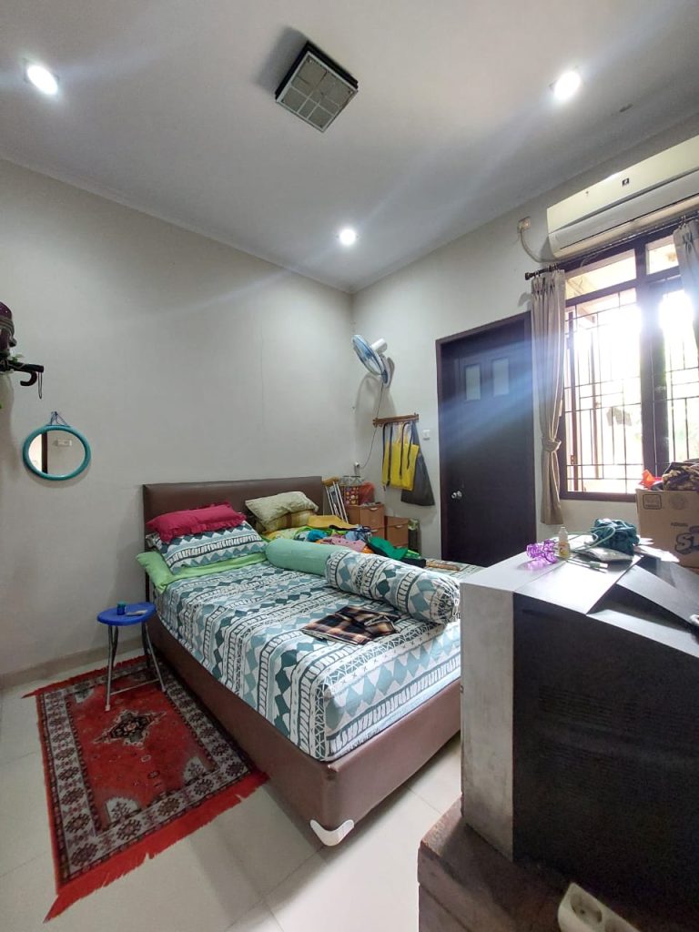 Dijual Cepat Rumah Secondary Siap Huni Dalam Komplek Bintara Jaya Bekasi Barat